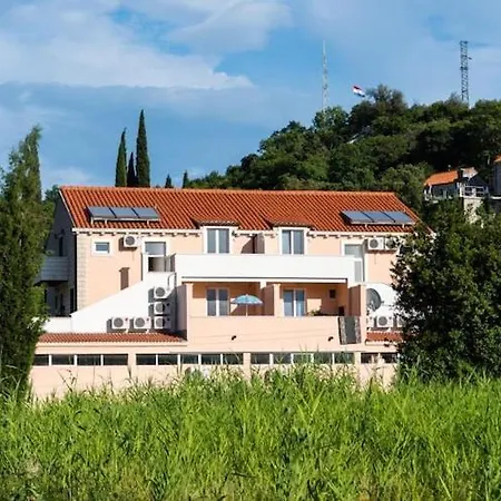 Azzurro- Three Bedroom With Terrace And Hot Tub Azzurro I-donji Apartman