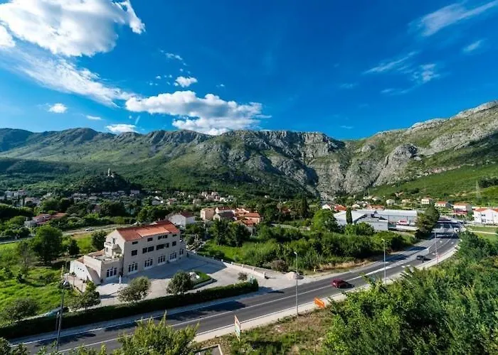 Apartman Azzurro- Three Bedroom With Terrace And Hot Tub Azzurro I-donji *