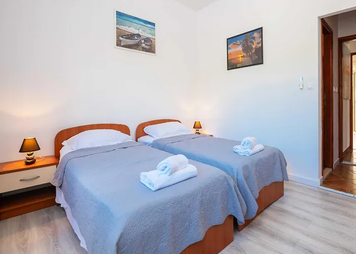 Azzurro- Three Bedroom With Terrace And Hot Tub Azzurro I-donji